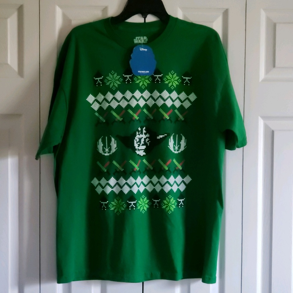 Brand new Mens Star Wars Christmas Tee